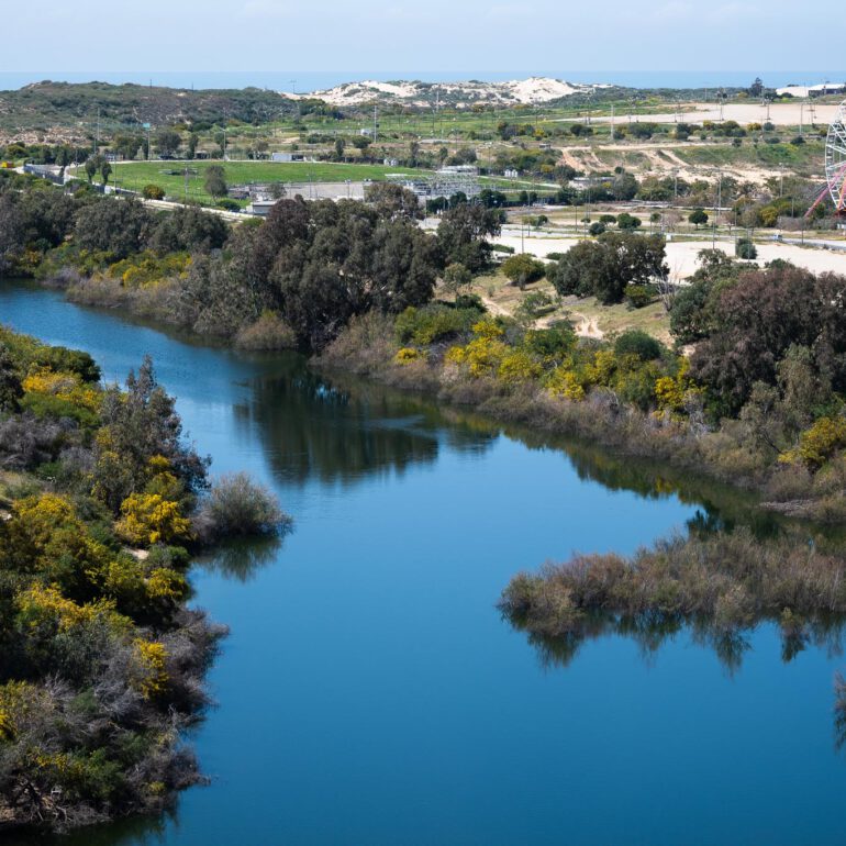אגם הנקיק, ראשון לציון